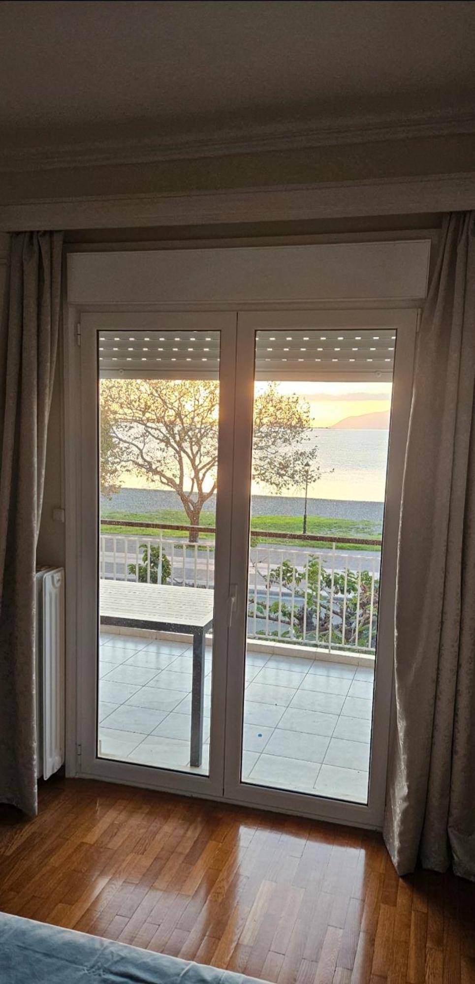 Nafpaktos Beach House Sea View Apartment First Floor 外观 照片