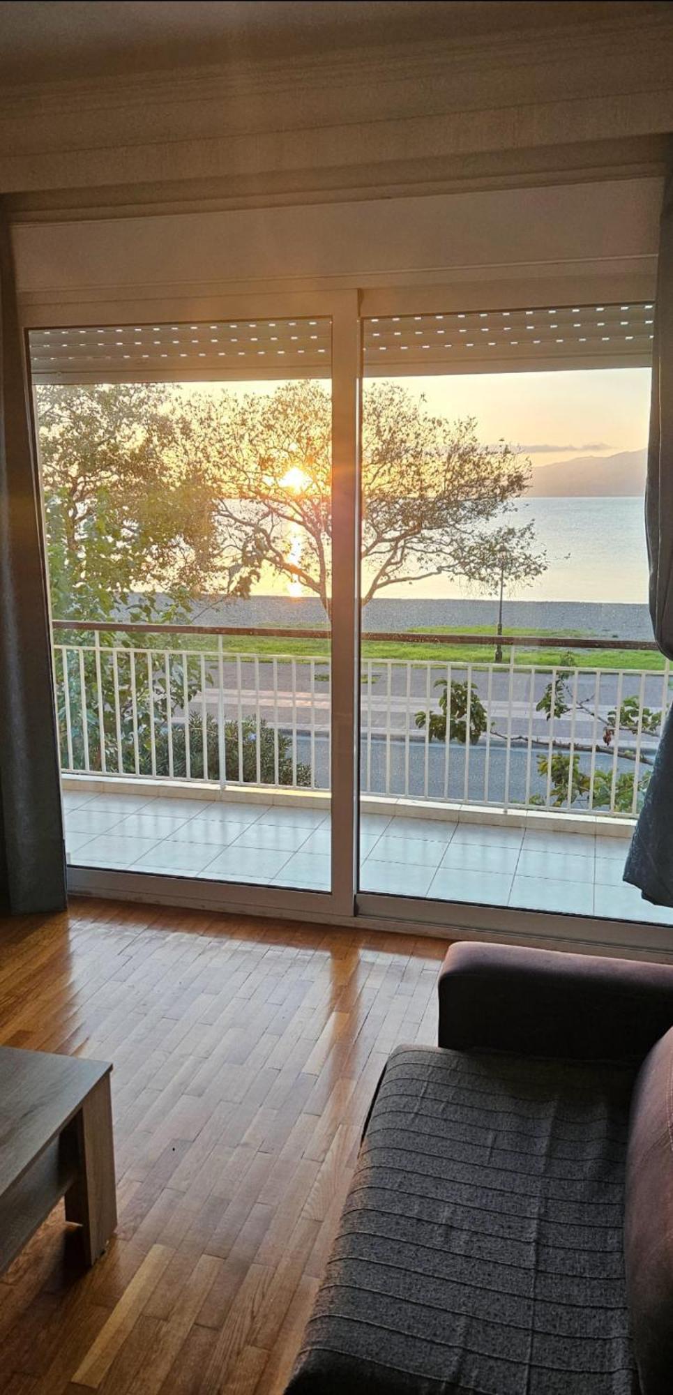 Nafpaktos Beach House Sea View Apartment First Floor 外观 照片