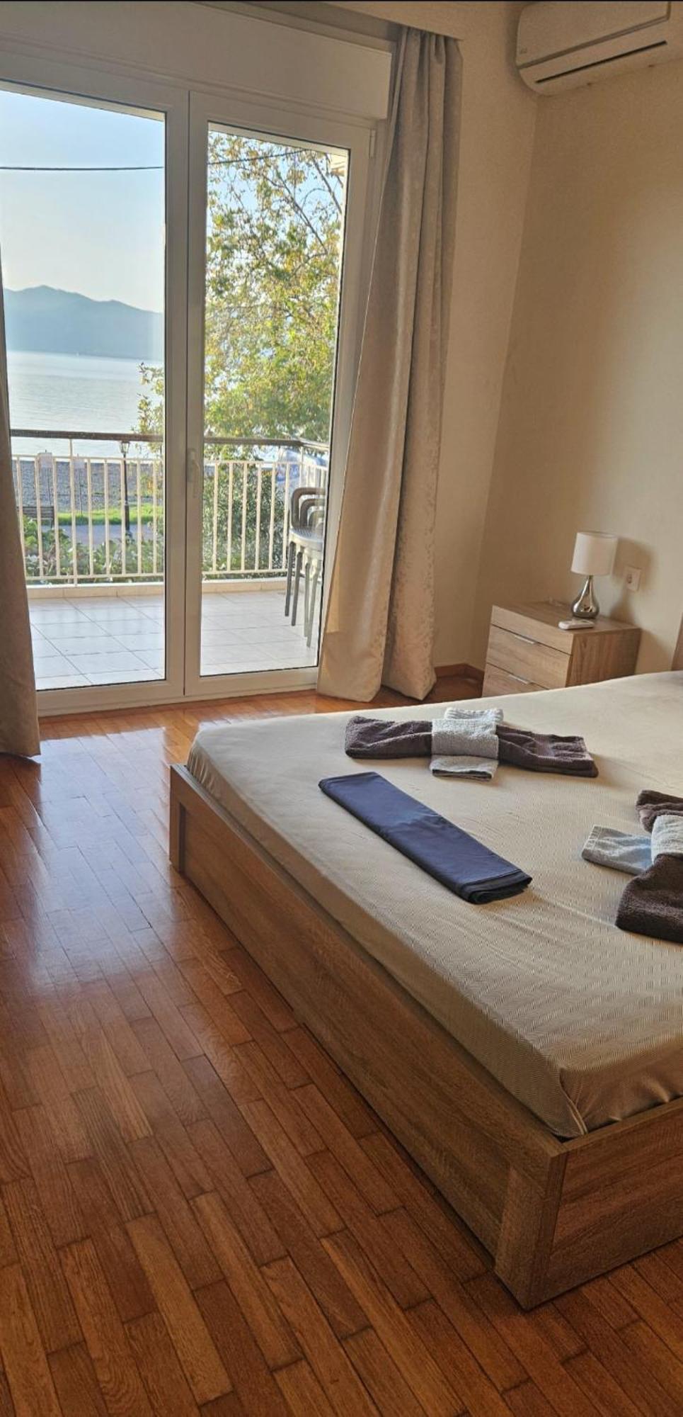 Nafpaktos Beach House Sea View Apartment First Floor 外观 照片