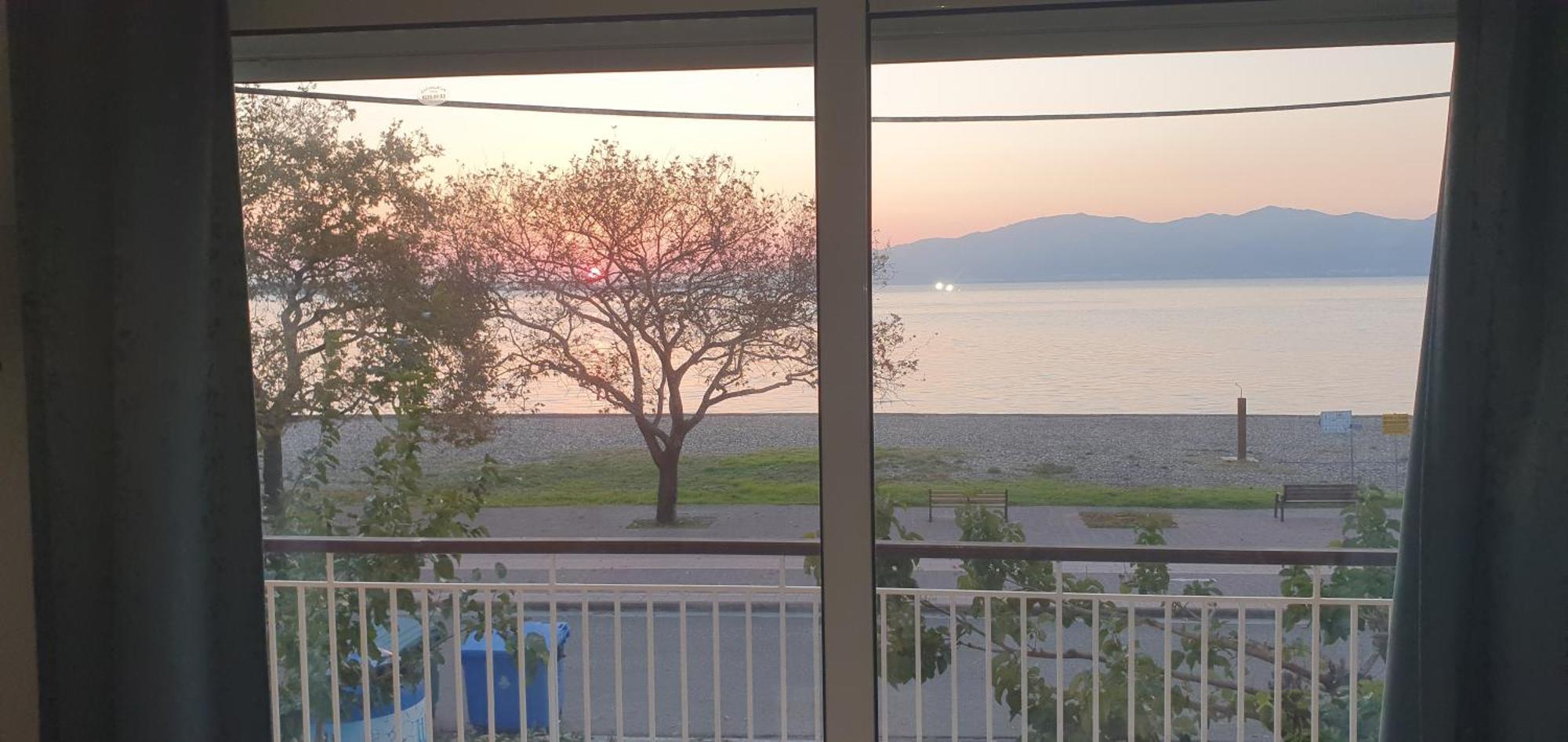 Nafpaktos Beach House Sea View Apartment First Floor 外观 照片