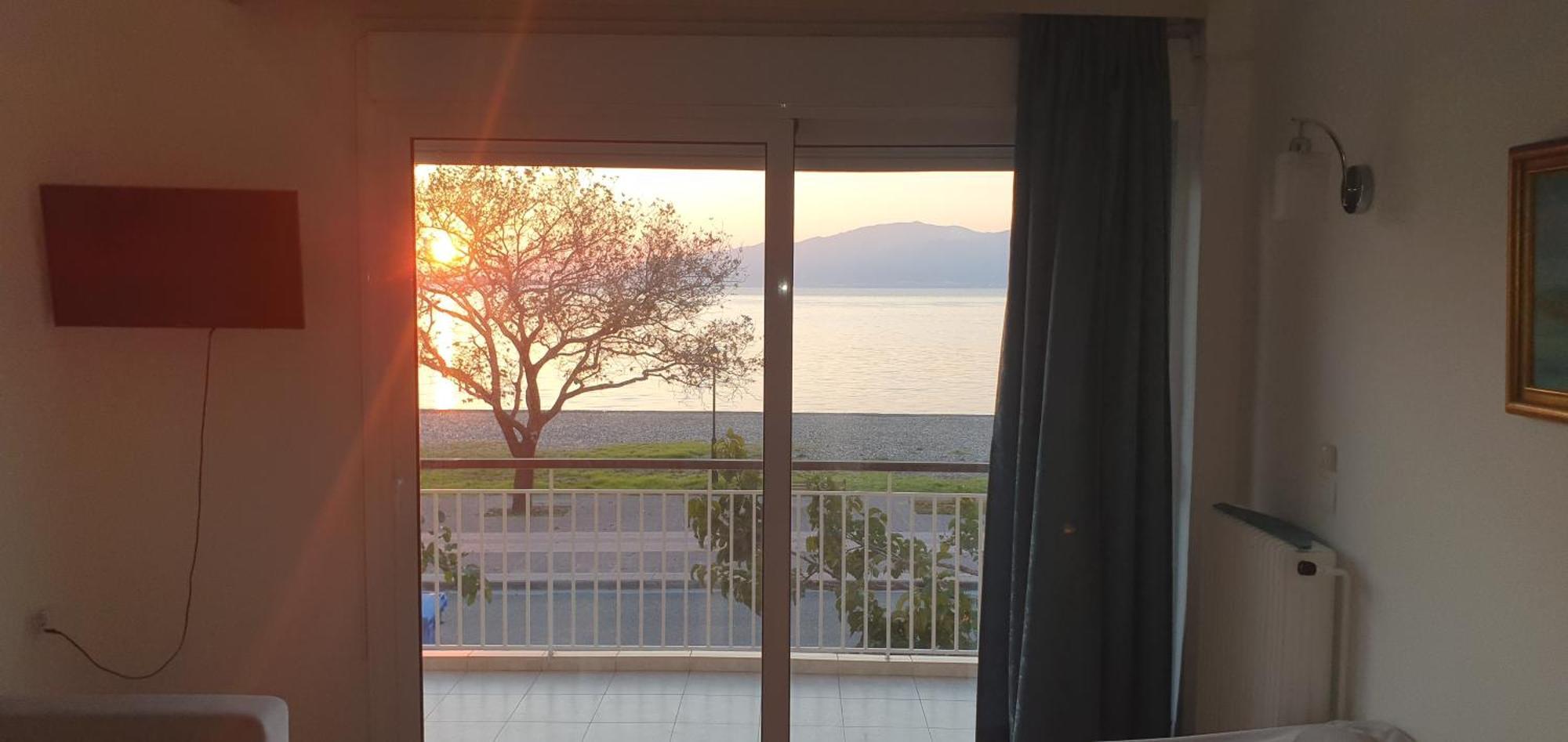 Nafpaktos Beach House Sea View Apartment First Floor 外观 照片