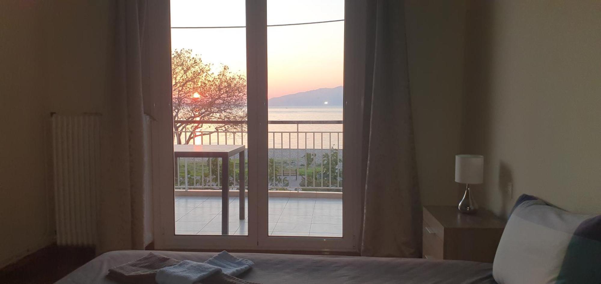 Nafpaktos Beach House Sea View Apartment First Floor 外观 照片