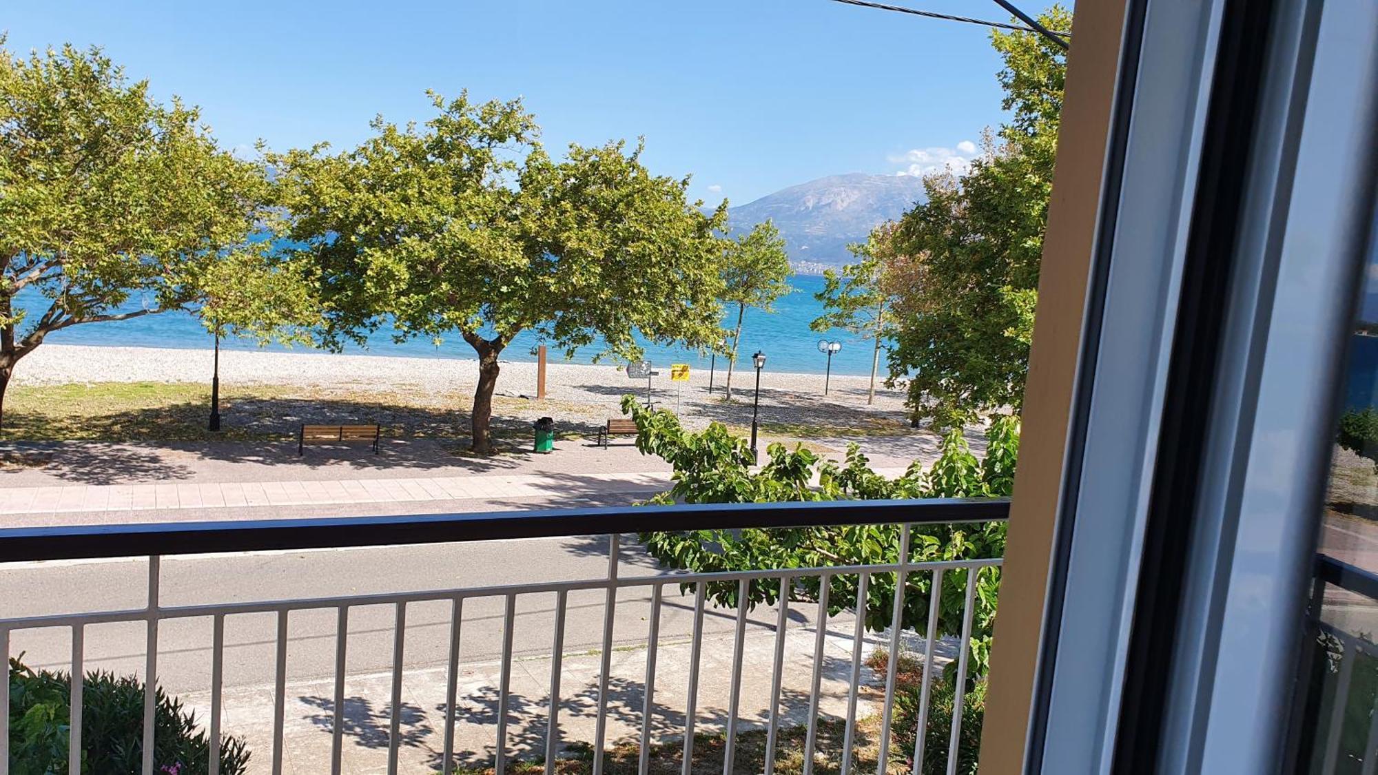 Nafpaktos Beach House Sea View Apartment First Floor 外观 照片