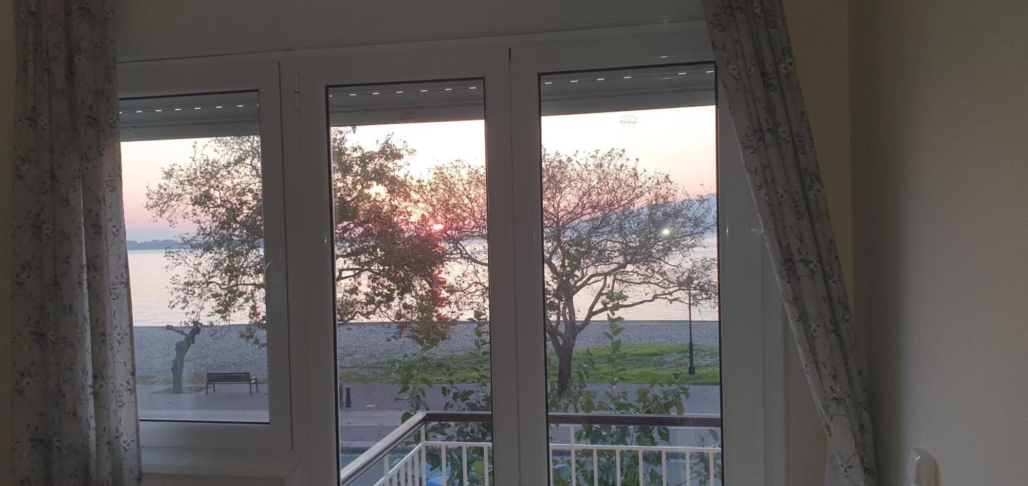 Nafpaktos Beach House Sea View Apartment First Floor 外观 照片