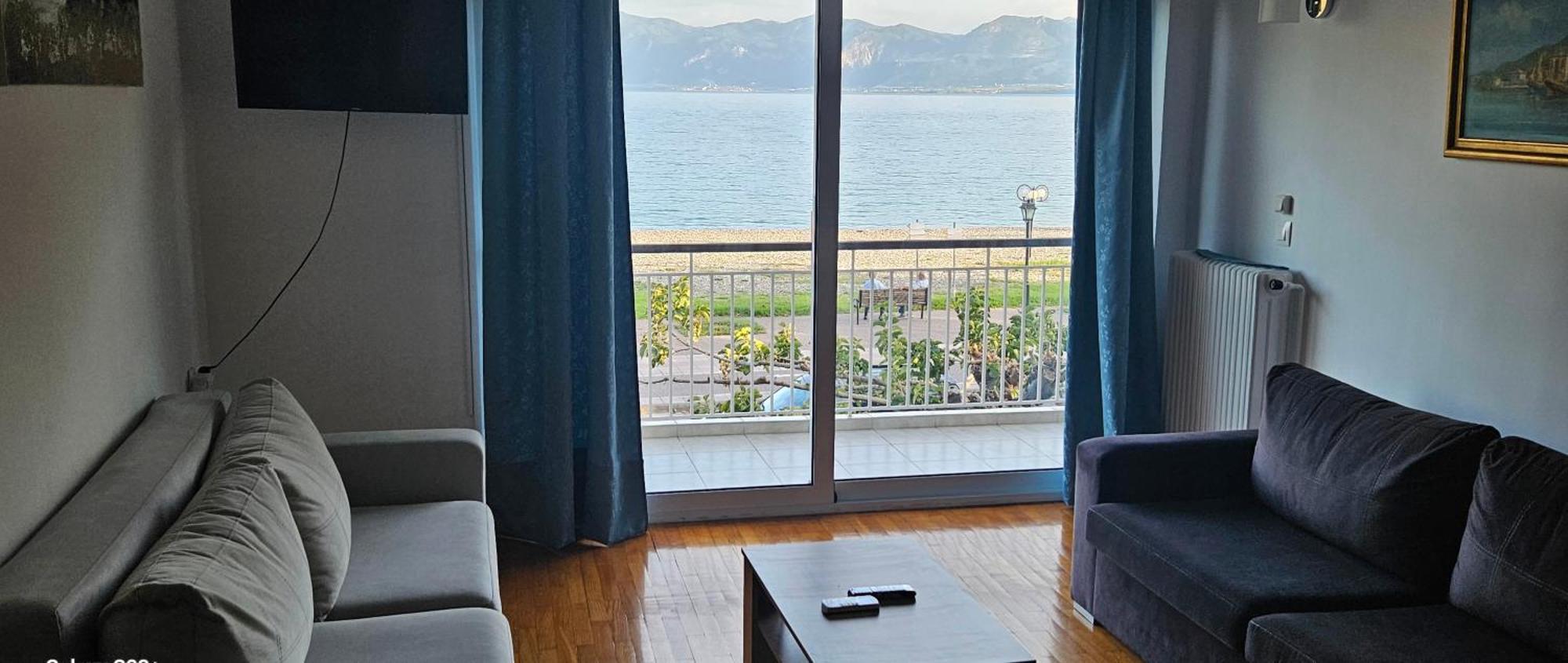 Nafpaktos Beach House Sea View Apartment First Floor 外观 照片